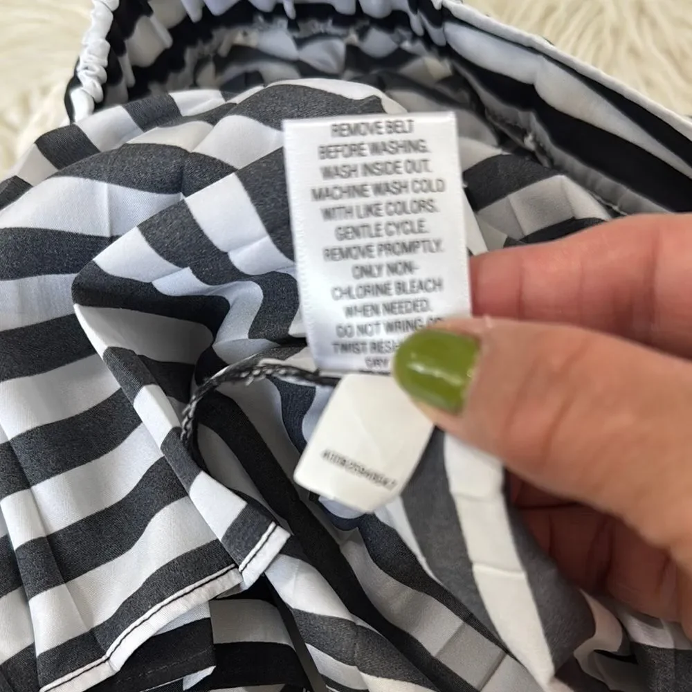 Candie’s Striped Black and White Mini Skirt Size M